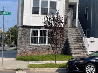 218 Hunterdon St #2, Newark, NJ 07103