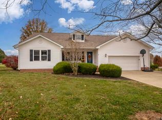 2402 Carriage Ln, Marion, IL 62959