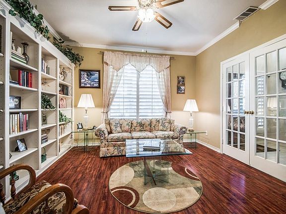 4th image of 2716 Fallcreek Dr