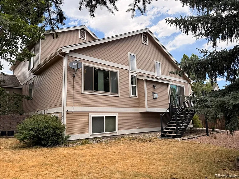 5922 Instone Cir — Photo 17