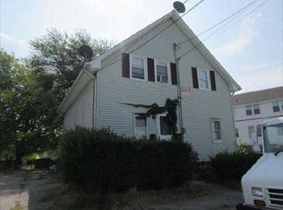 122 Chestnut Hill Ave, Cranston, RI 02920