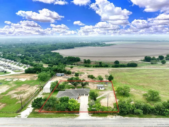 1275 FM 471 N, Castroville, TX 78619