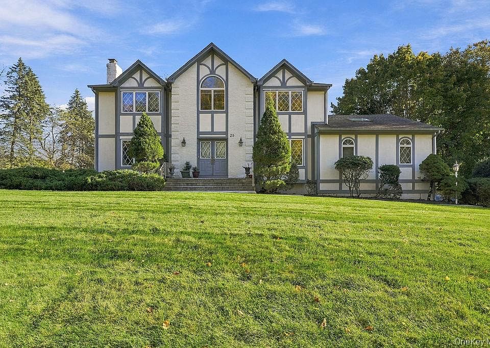 1st image of 25 Smith Hill Road