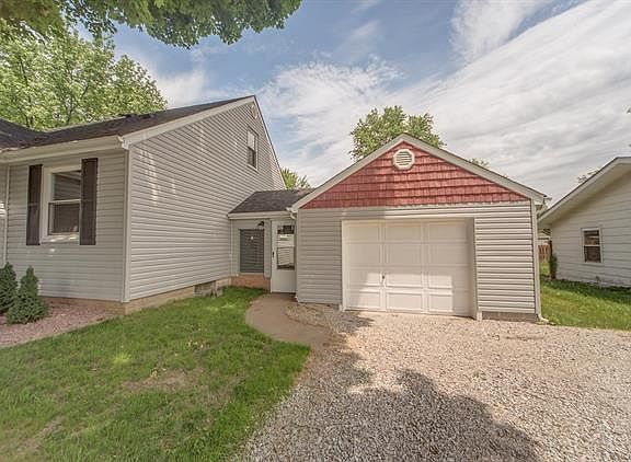 3rd image of 271 Urbanna Dr