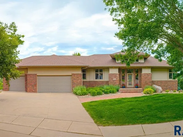 7401 W Rocky Ridge Cir, Sioux Falls, SD 57106