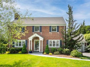 71 Ridgewood Rd, West Hartford, CT 06107