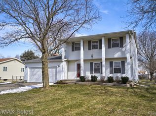 6051 King Arthur Dr, Swartz Creek, MI 48473