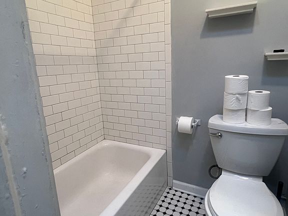 4th image of 11327 S Saint Lawrence Ave #2