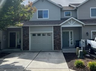 1211 Yorktown Ln, Medford, OR 97501