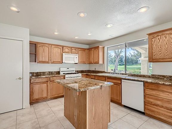 5th image of 971 Bel Air Cir
