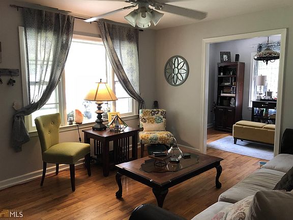 4th image of 588 Oakhurst Dr
