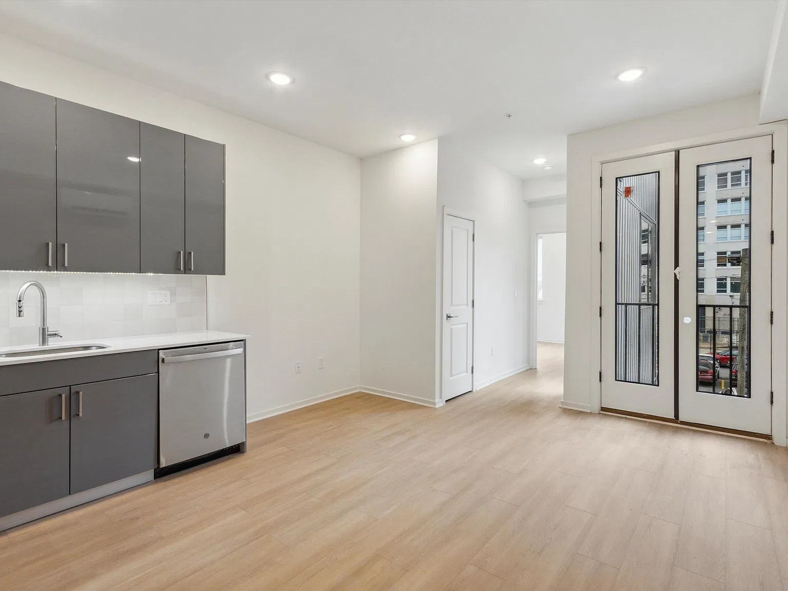 245 N 12TH ST Unit 4 — Photo 4