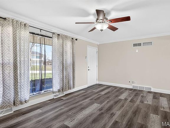 5th image of 2721 Rose Dr