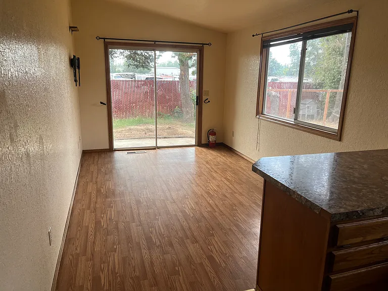 3169 SE Hathaway Dr — Photo 7