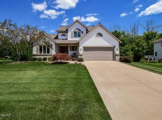 6688 Glen Hollow Dr SE, Caledonia, MI 49316