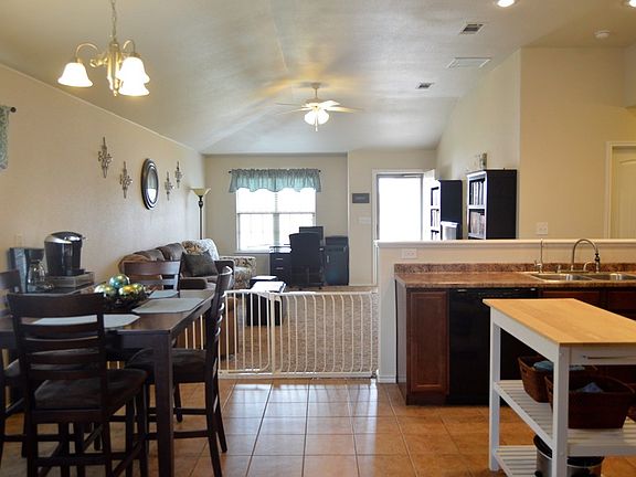 4th image of 304 E 99th St