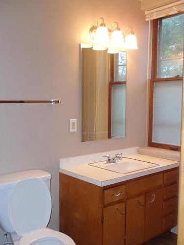 2nd image of 7 N Douglas Ave APT 6
