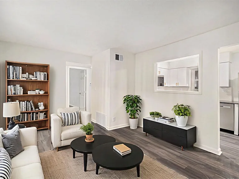 4011 McGee St — Photo 3