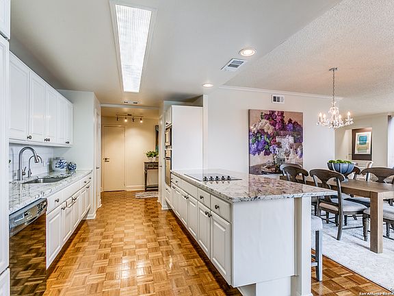 4th image of 700 E HILDEBRAND AVE #1002