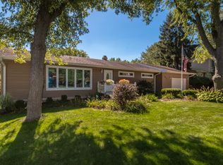 2943 Crabtree Ave, Woodridge, IL