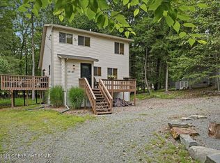 1152 Wallenpaupack Dr, Lake Ariel, PA 18436