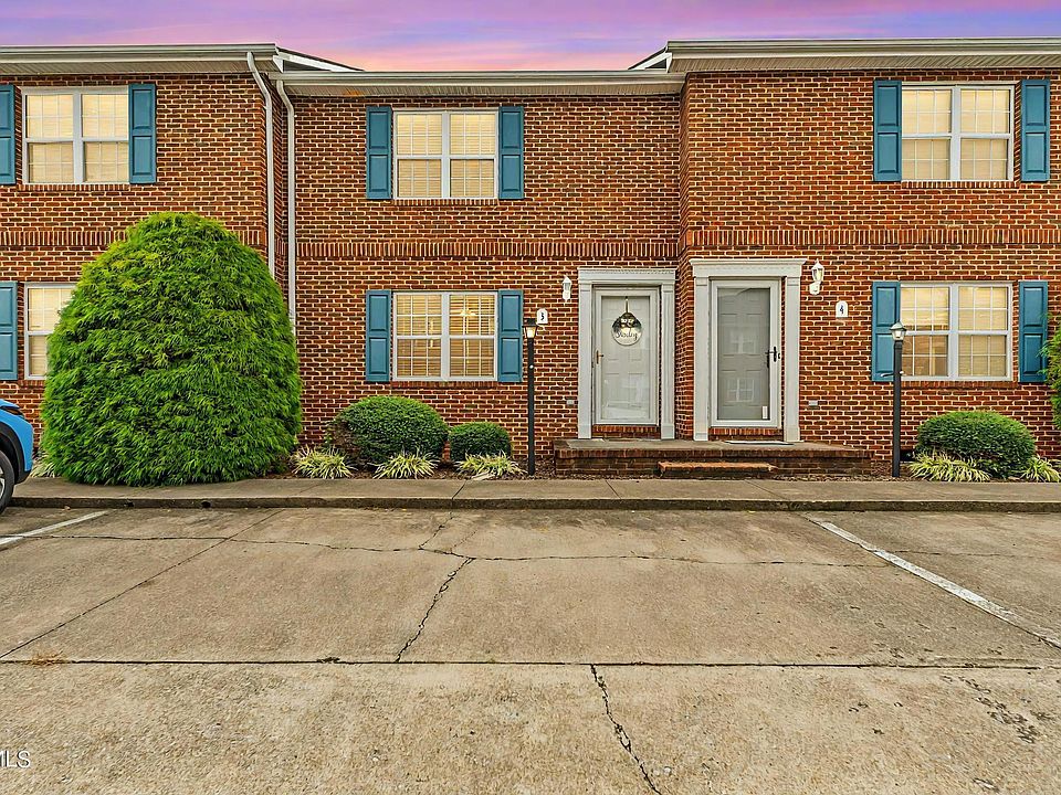1st image of 3 Lexington Ct #9