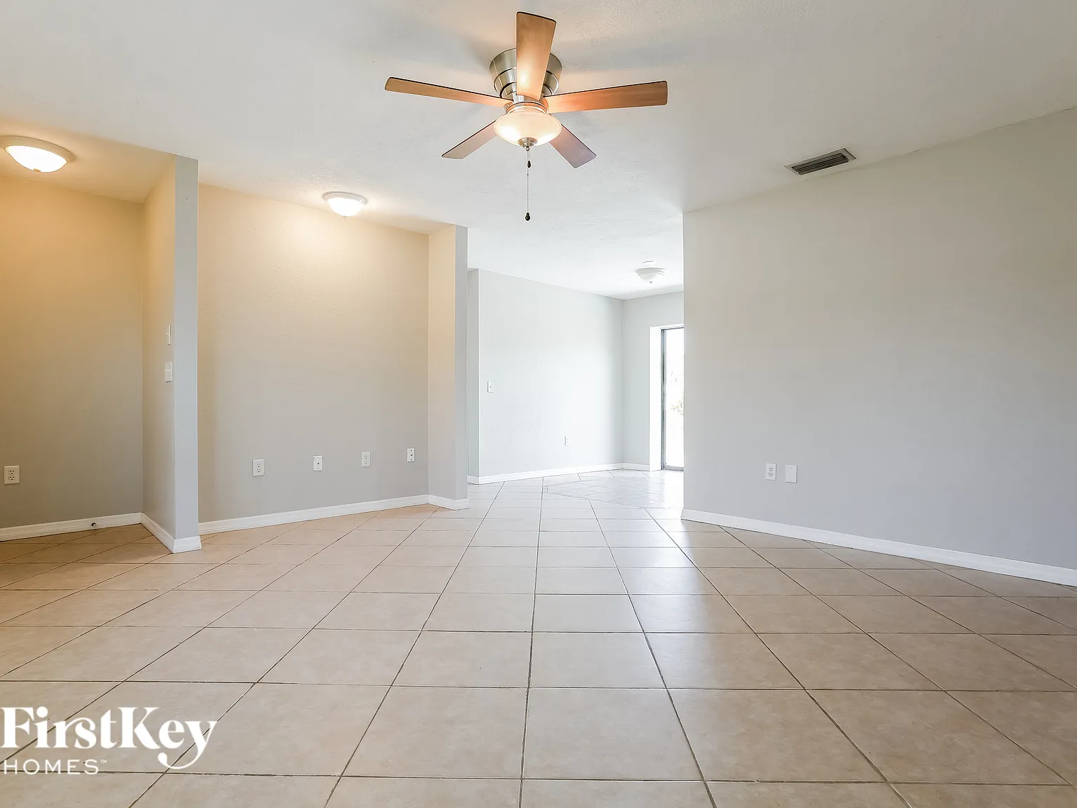 3 bed, 2.0 bath, 1032 sqft, $1,885 — Photo 2