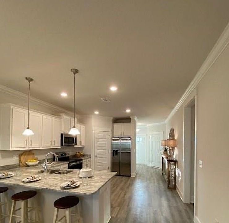 1st image of 720 Brambling Ct