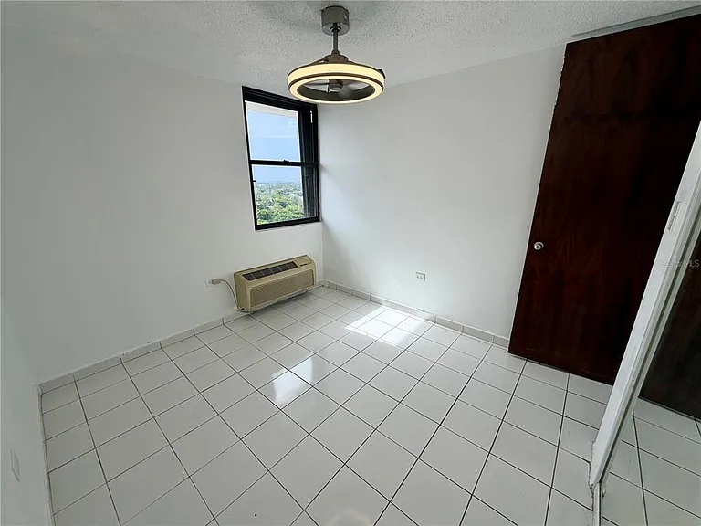 10 Cond The Towers At Plz #1905 — Photo 7