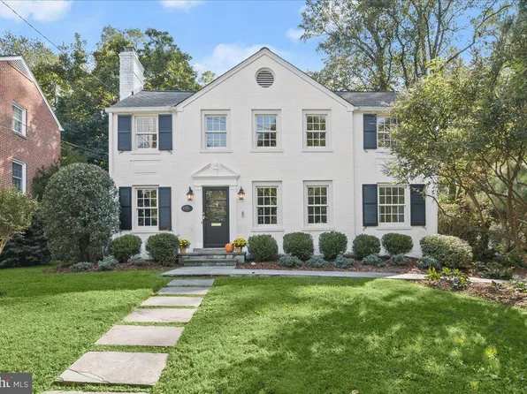 5916 Welborn Dr, Bethesda, MD 20816
