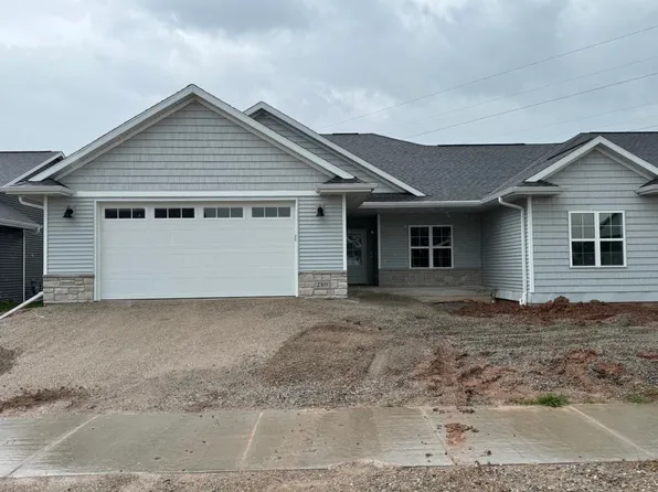 2369 Hidden Winds Ln, Green Bay, WI 54304