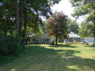 5475 E Lake Rd, Sheffield Lake, OH 44054
