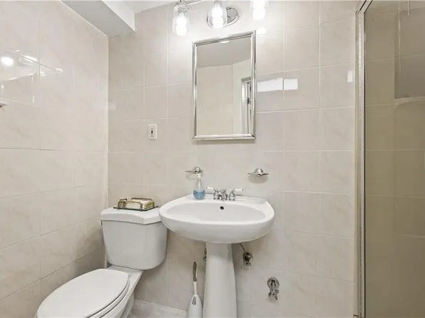 2724 East 27th Street image 20 of 34