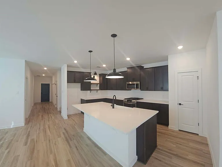 8423 Bay Ridge Cir — Photo 11