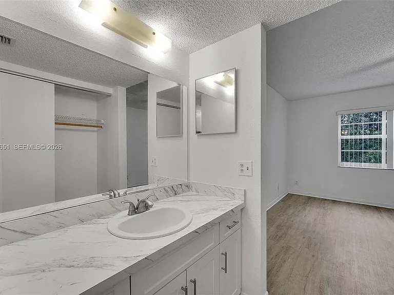 1200 NW 87th Ave #410 — Photo 26