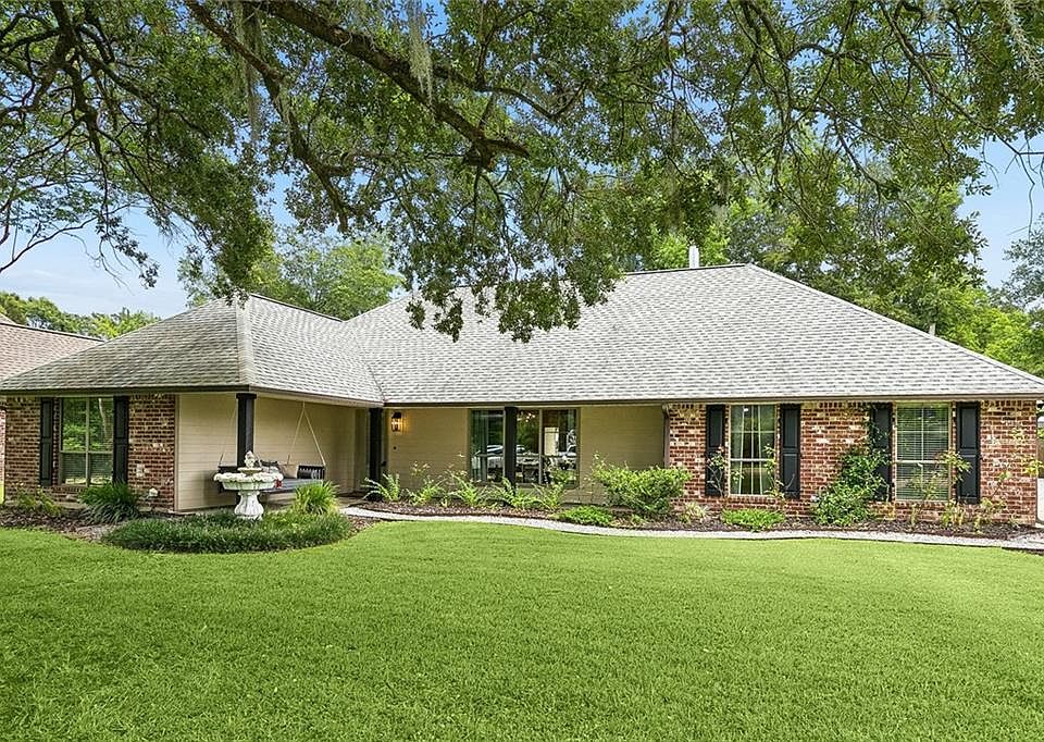 1st image of 39084 Everett Ln