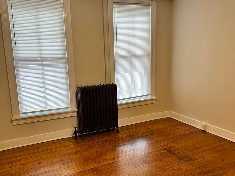 210-212 N Potomac St — Photo 7