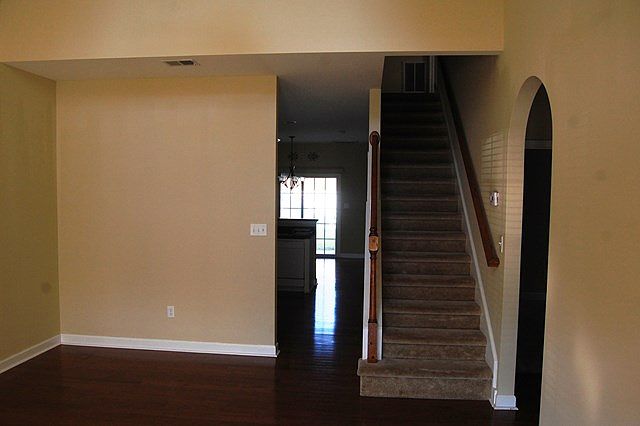 1st image of 115 Hutira Ln