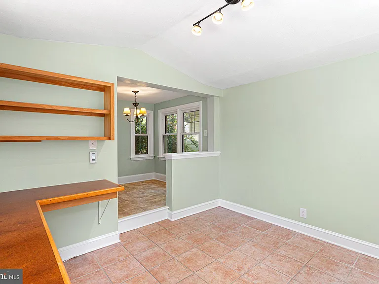 112 Cambridge Ave — Photo 9