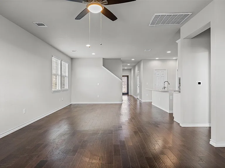 11924 Gilleland Ln — Photo 5