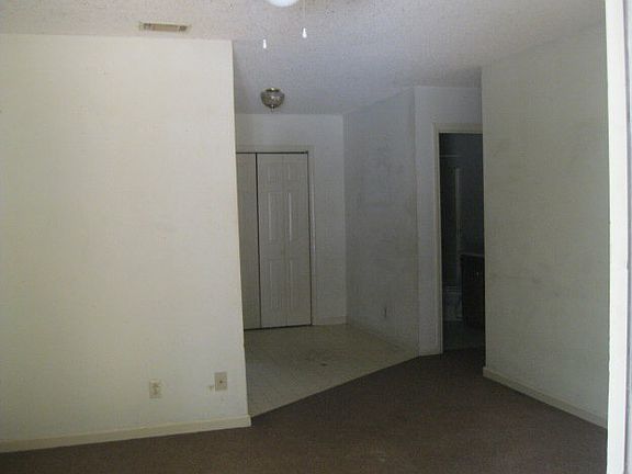 2nd image of 105 Adria Ln