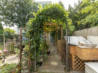 909-911 E 2nd St, South Boston, MA 02127