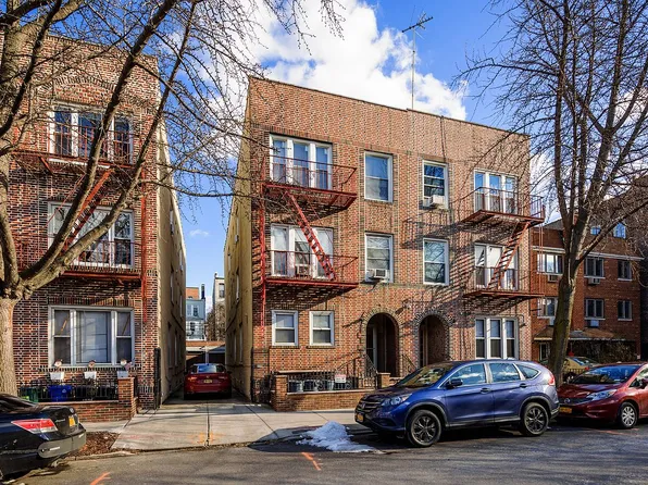 48-41 45th St, Woodside, NY 11377