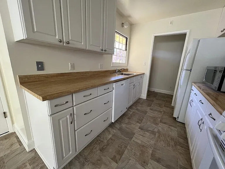 25 El Camino Dr — Photo 5