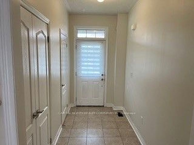 Brampton House for rent - 3 Bedrooms — photo 3