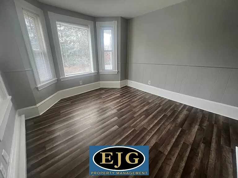 209 Pine St #2 — Photo 8