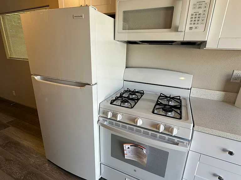 122 Park Pl #S — Photo 4