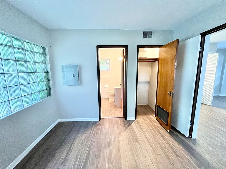 112 Shepherd Ave — Photo 15