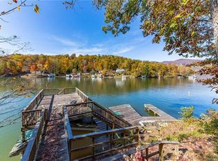 111 Lost Cove Dr, Lake Lure, NC 28746