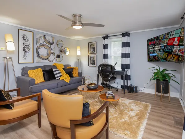 723 W McKinley St, Mebane, NC 27302